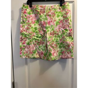 Liz Golf patterned golf shorts.